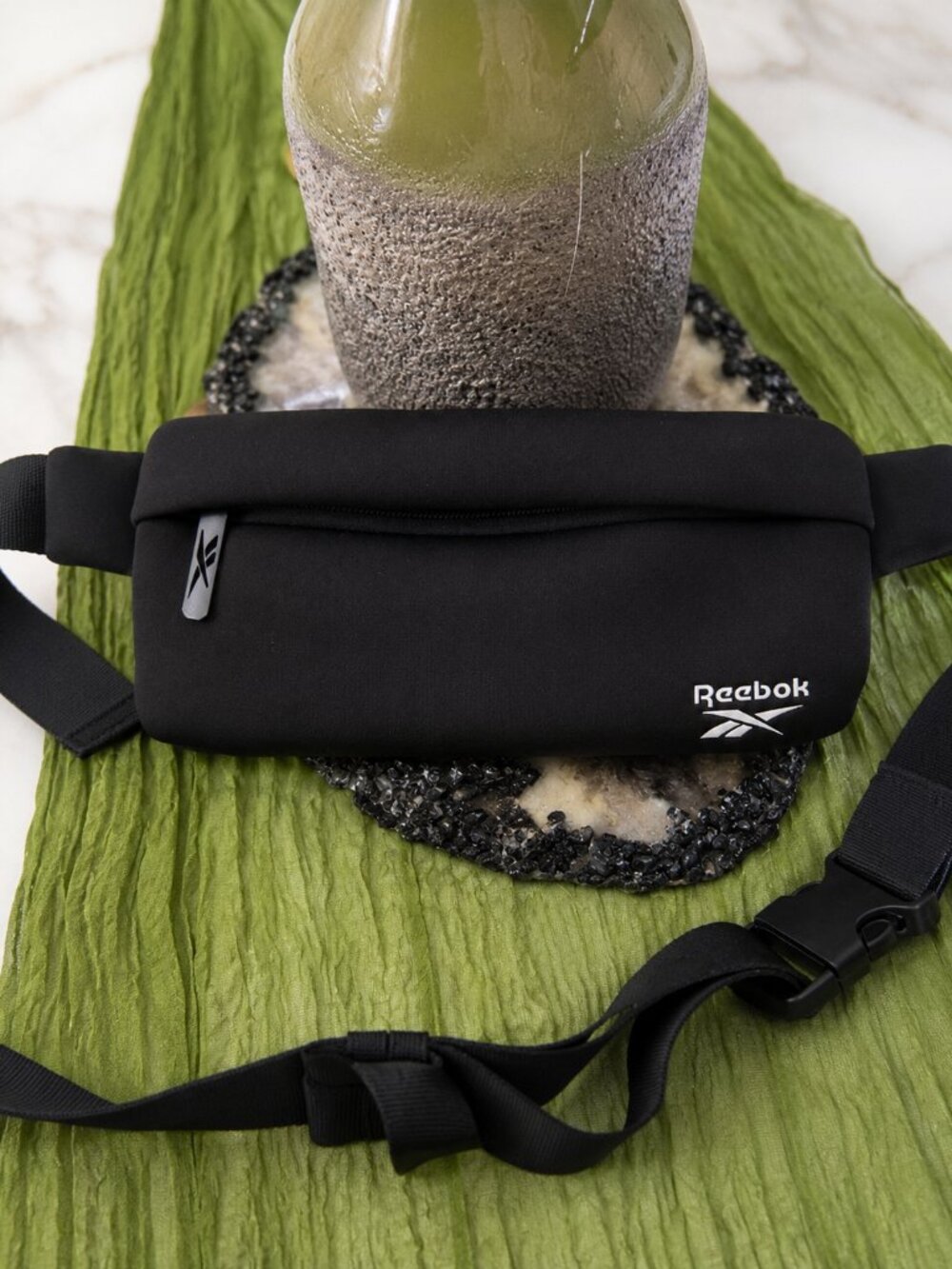 Reebok Black Waist Bag Fanny Pack Crossbody Belt Bag Minimalist Sport